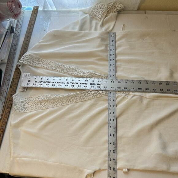 Vintage Judith Hart White Long Womens Robe Medium Crochet Maxi Elegant - Picture 12 of 13